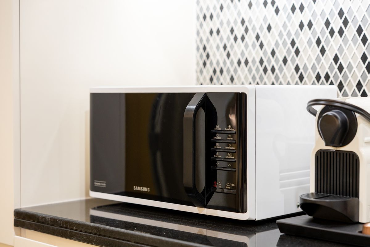 Air Fryer vs Microwave: Which Should You Buy?