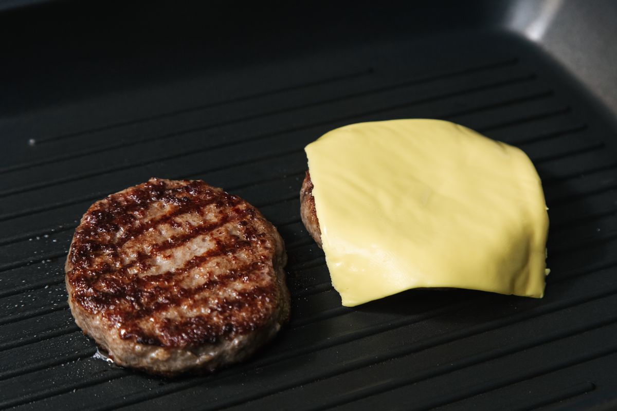 Air fryer burgers