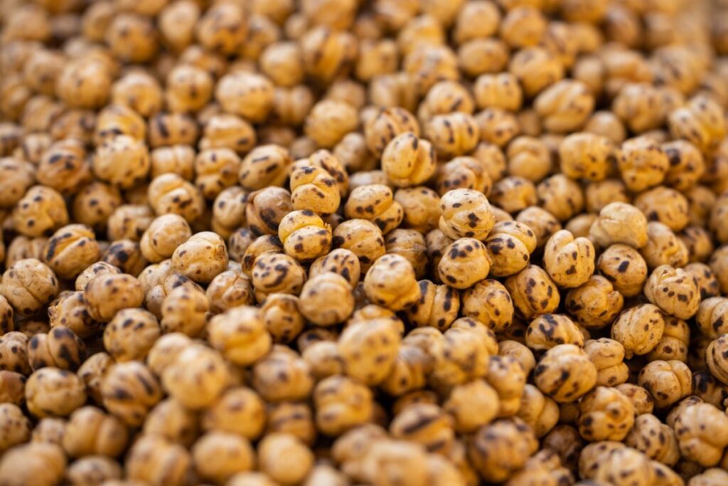 Crispy air fryer chickpeas