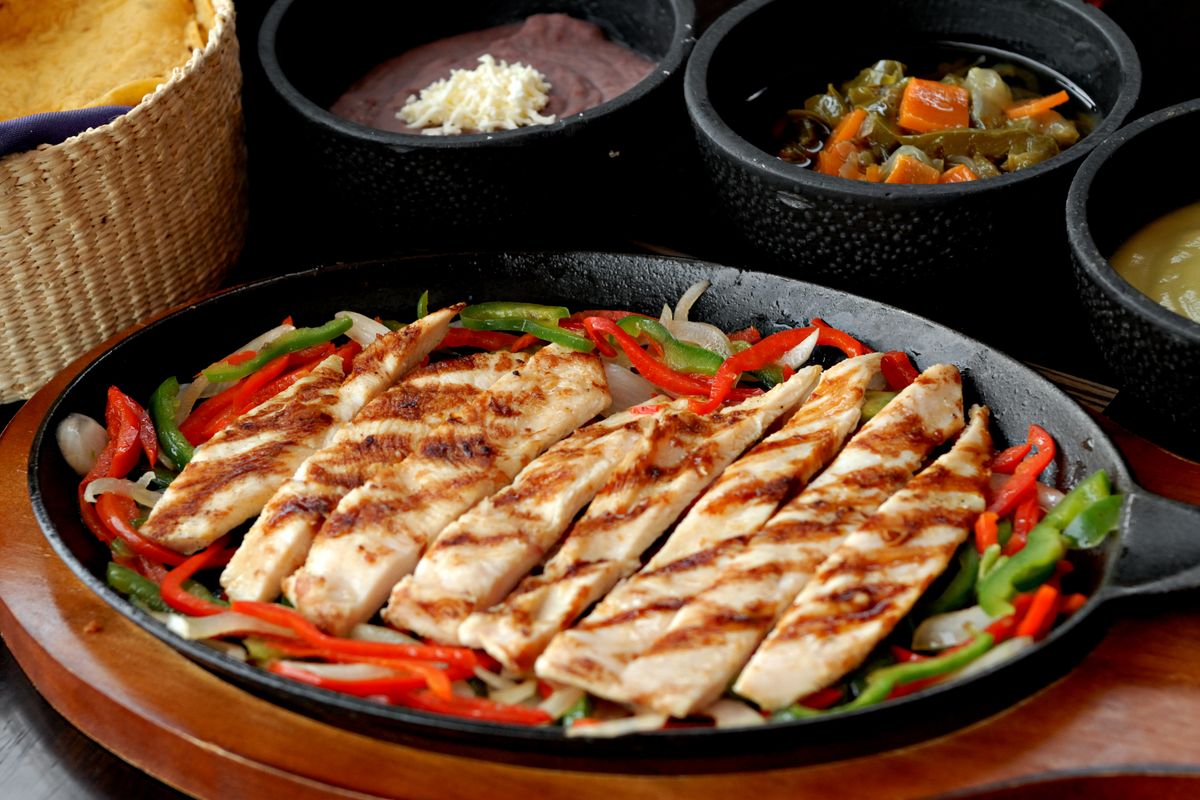 Air fryer chicken fajitas